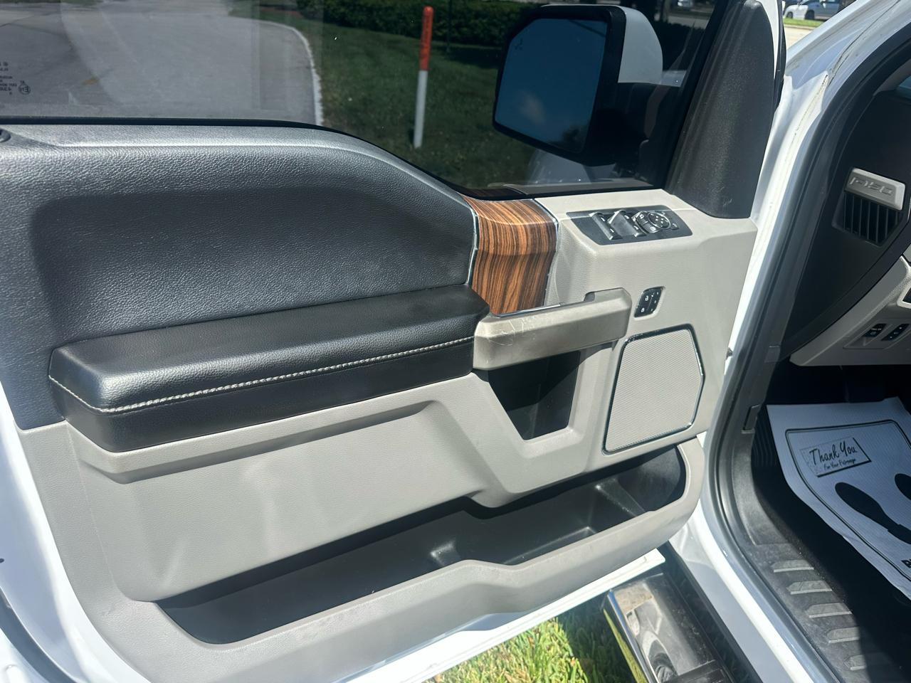 Ford F-150 2WD SuperCrew 139" Lariat 2015