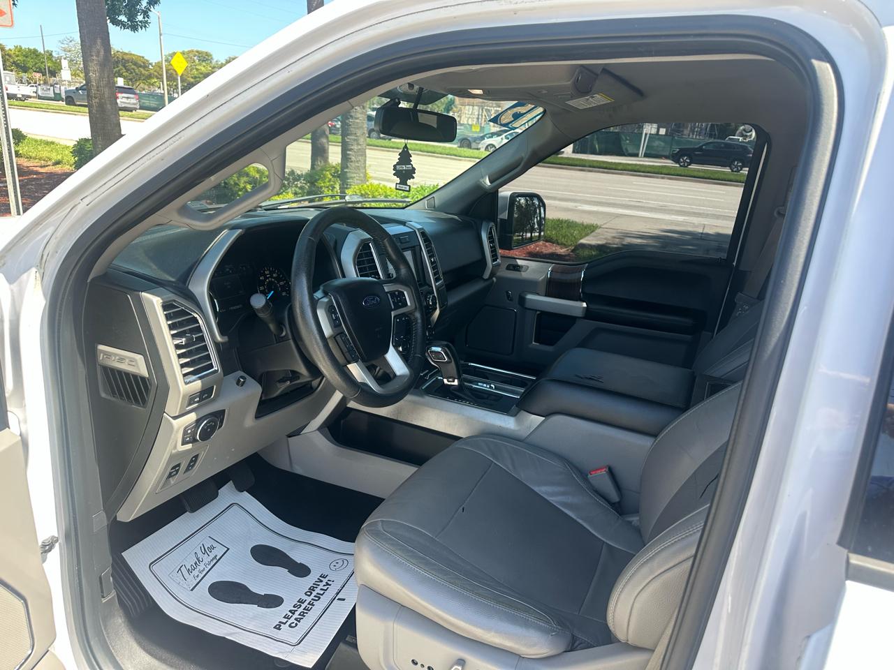 Ford F-150 2WD SuperCrew 139" Lariat 2015