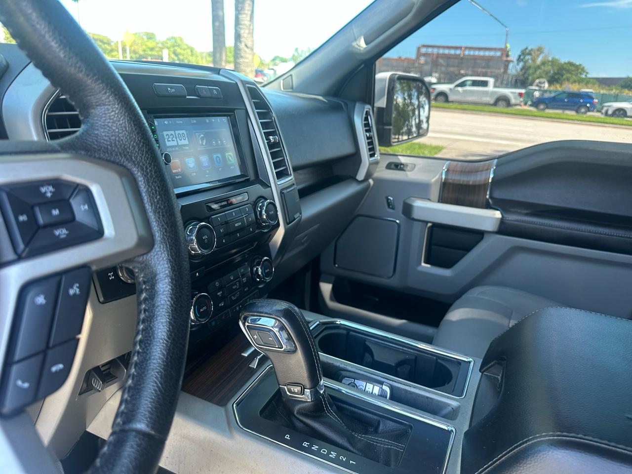 Ford F-150 2WD SuperCrew 139" Lariat 2015