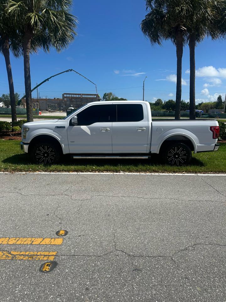 Ford F-150 2WD SuperCrew 139" Lariat 2015
