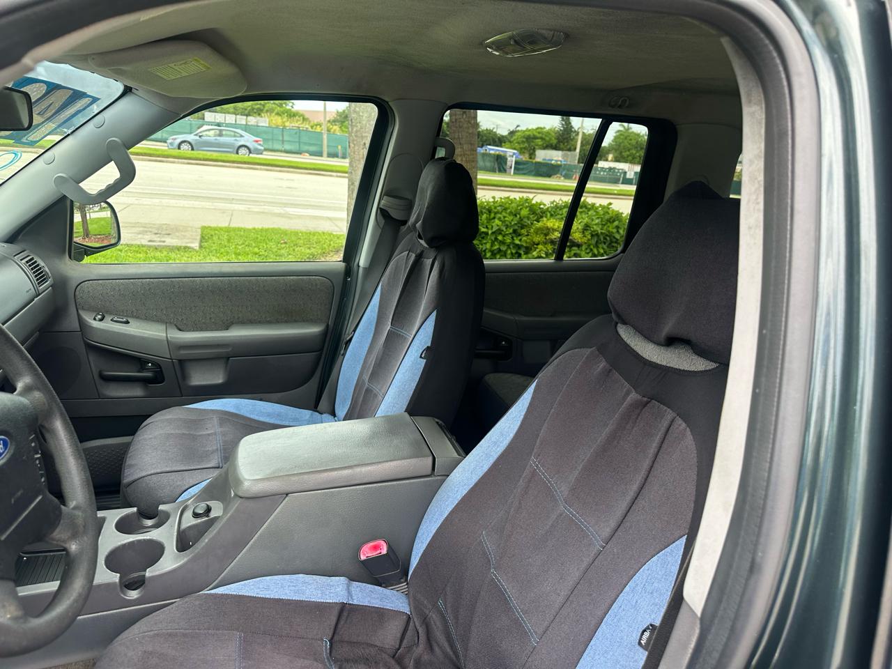 Ford Explorer XLS Sport 4.0L 2WD 2004