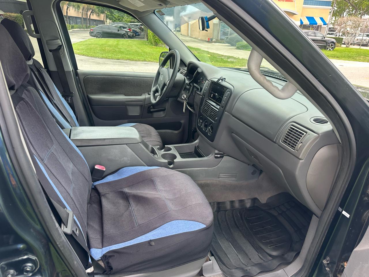 Ford Explorer XLS Sport 4.0L 2WD 2004