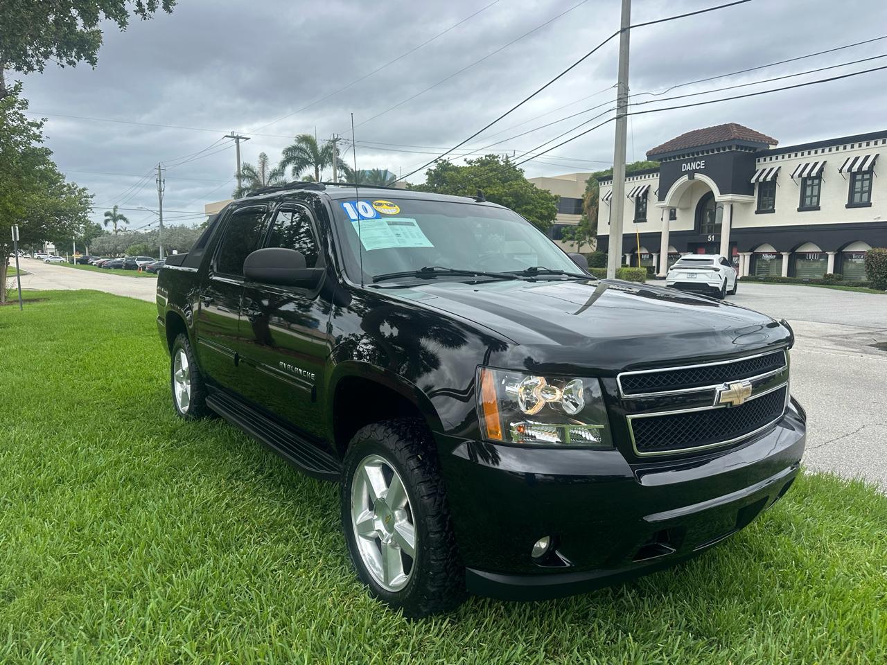 Chevrolet Avalanche LS 2WD 2010