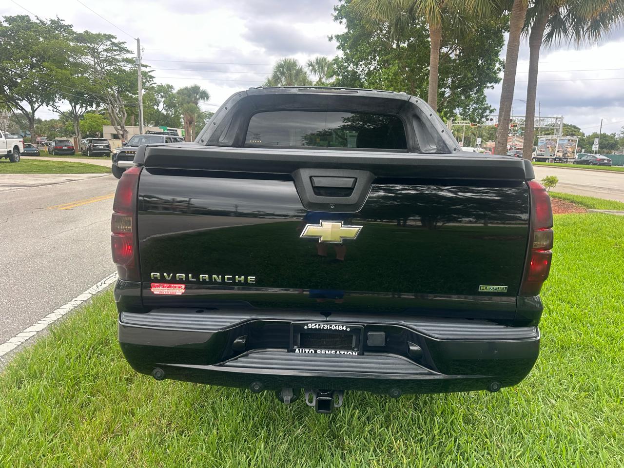 Chevrolet Avalanche LS 2WD 2010