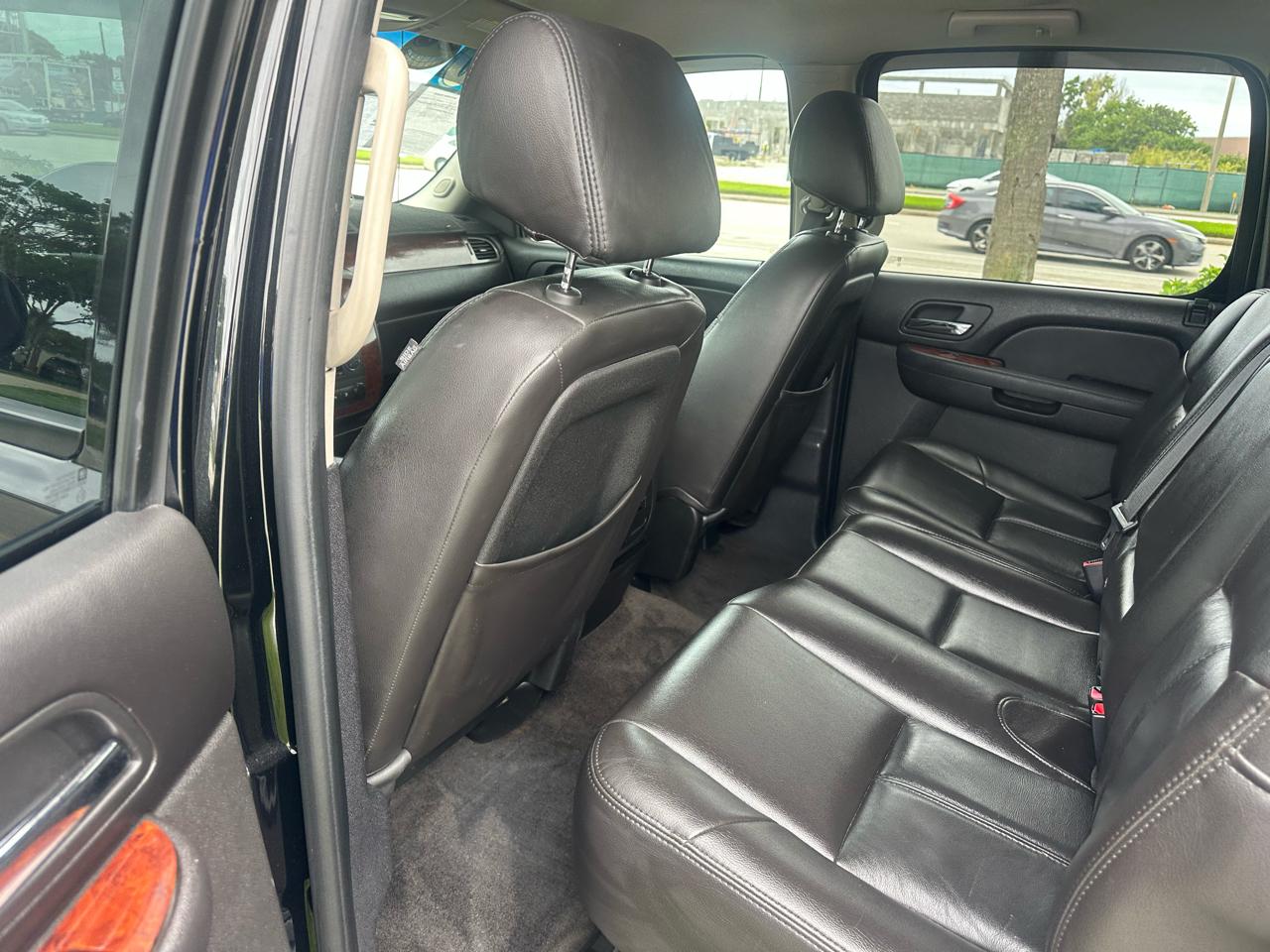 Chevrolet Avalanche LS 2WD 2010