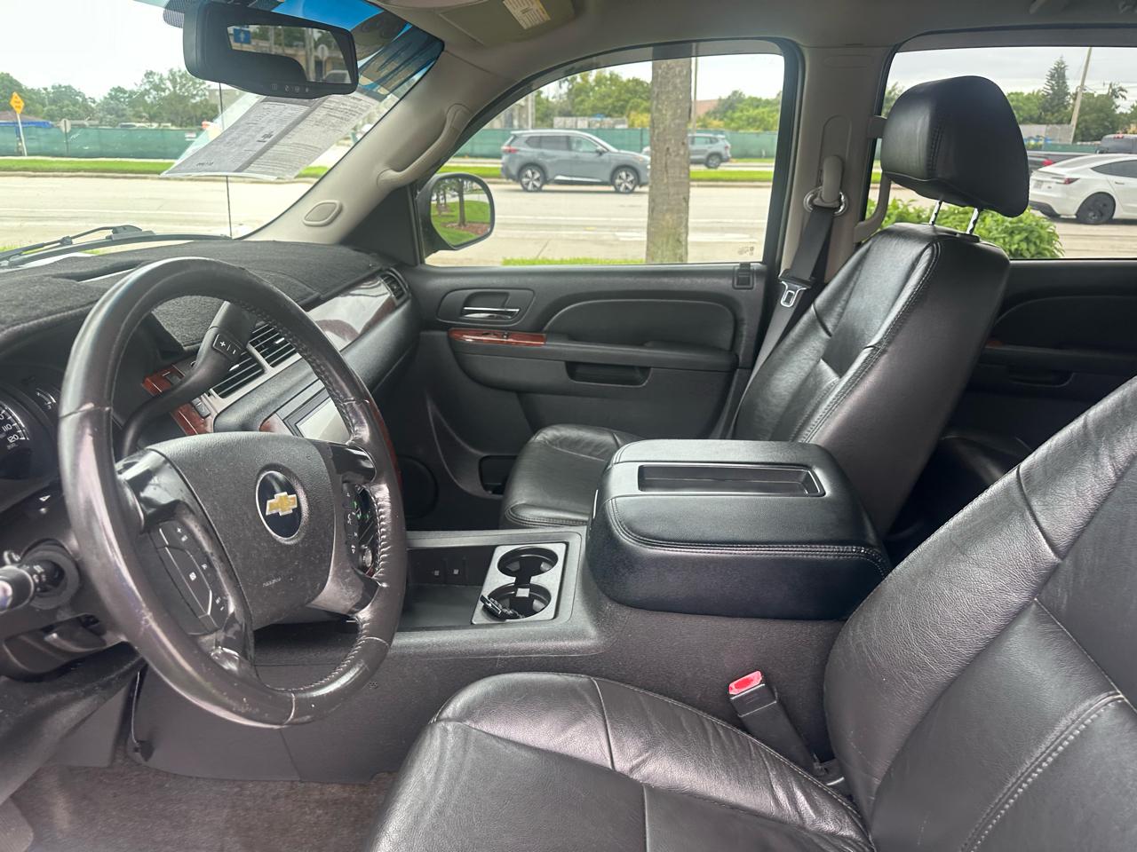 Chevrolet Avalanche LS 2WD 2010