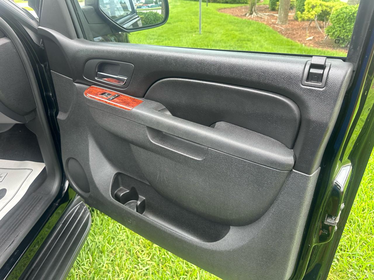 Chevrolet Avalanche LS 2WD 2010