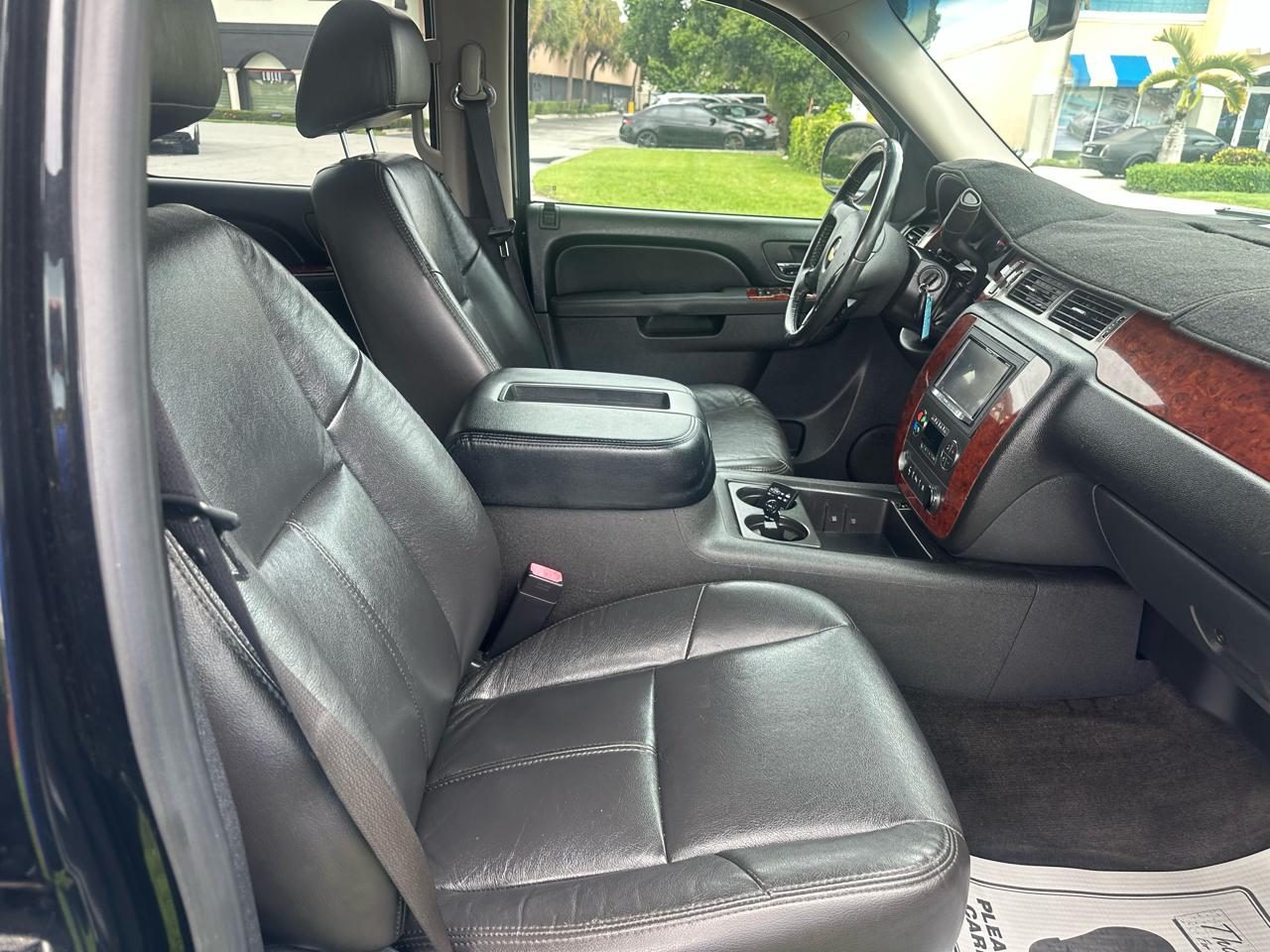 Chevrolet Avalanche LS 2WD 2010