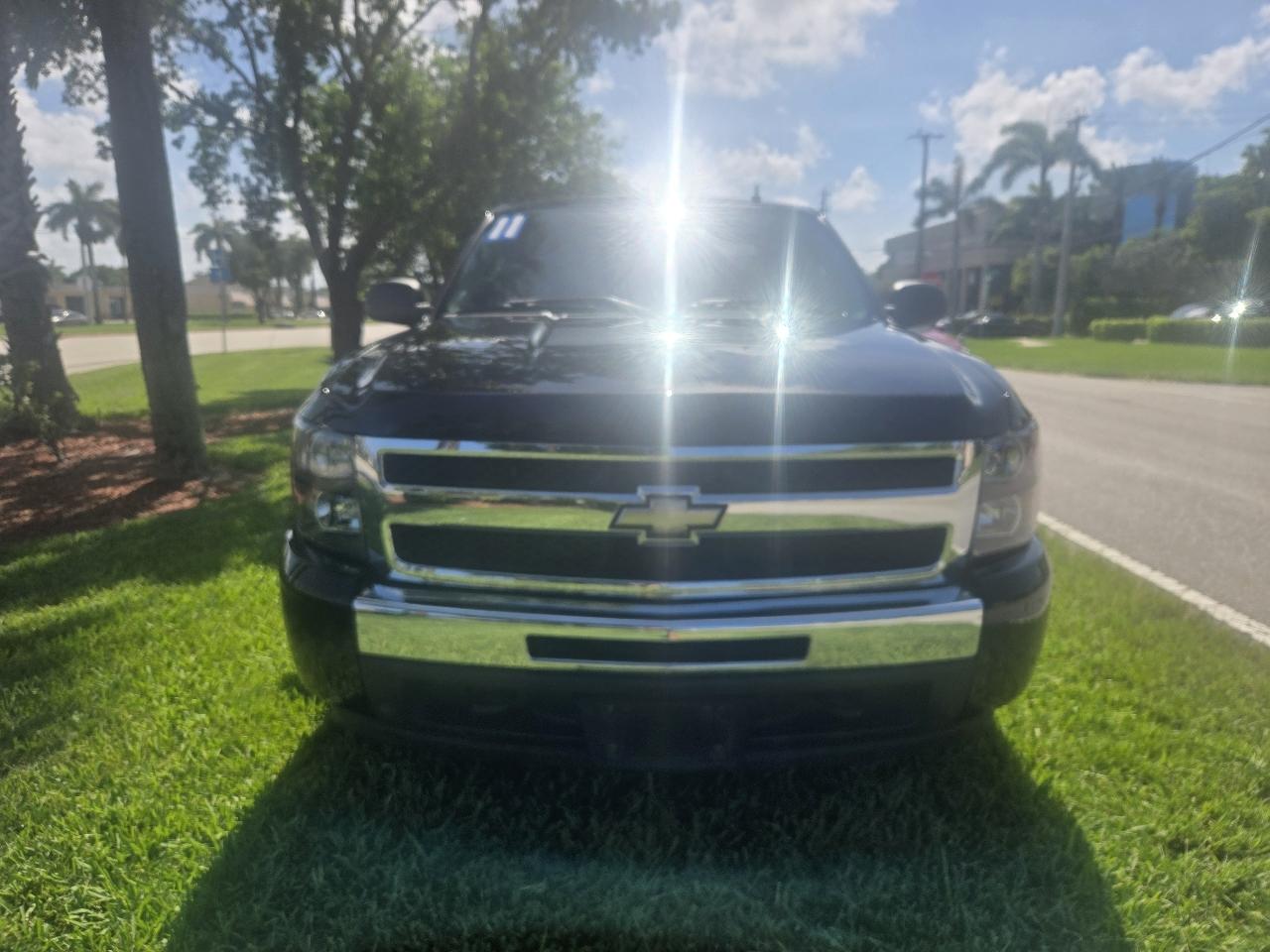 Chevrolet Silverado 1500 4WD Double Cab 143.5" LT w/1LT 2011