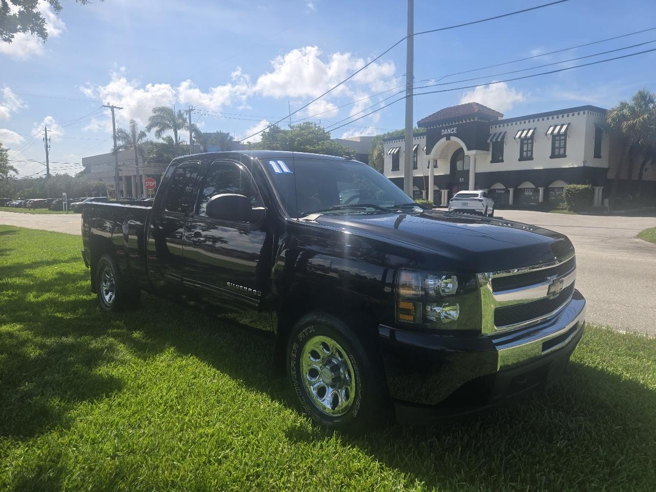 Chevrolet Silverado 1500 4WD Double Cab 143.5" LT w/1LT 2011