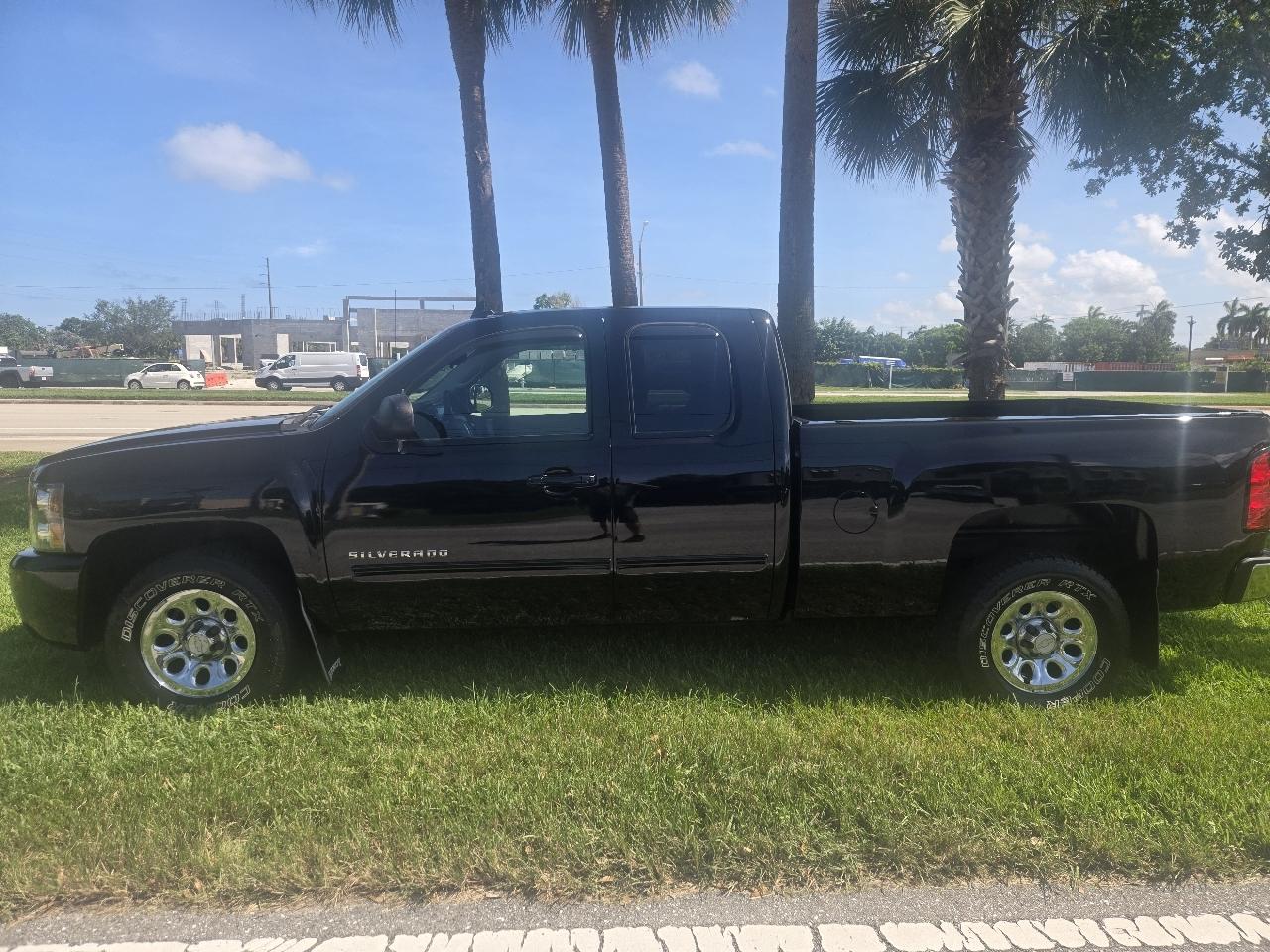 Chevrolet Silverado 1500 4WD Double Cab 143.5" LT w/1LT 2011