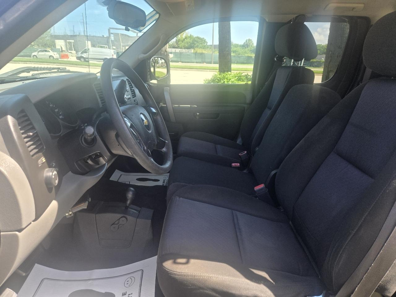 Chevrolet Silverado 1500 4WD Double Cab 143.5" LT w/1LT 2011