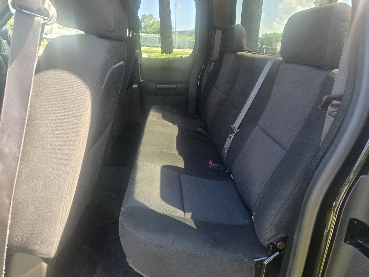 Chevrolet Silverado 1500 4WD Double Cab 143.5" LT w/1LT 2011