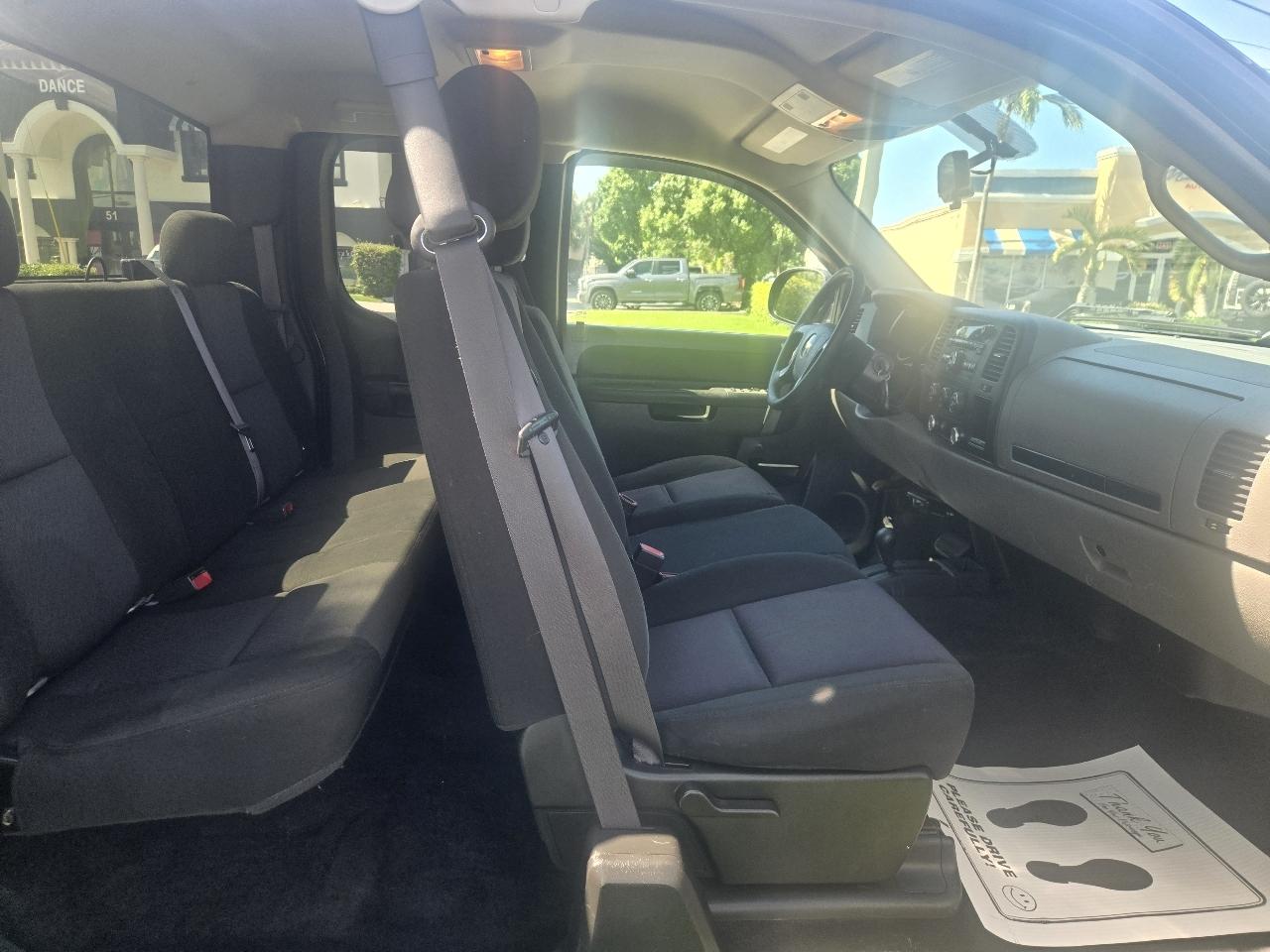 Chevrolet Silverado 1500 4WD Double Cab 143.5" LT w/1LT 2011