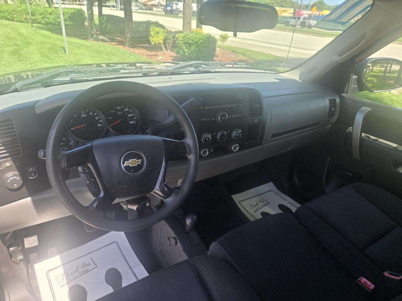 Chevrolet Silverado 1500 4WD Double Cab 143.5" LT w/1LT 2011