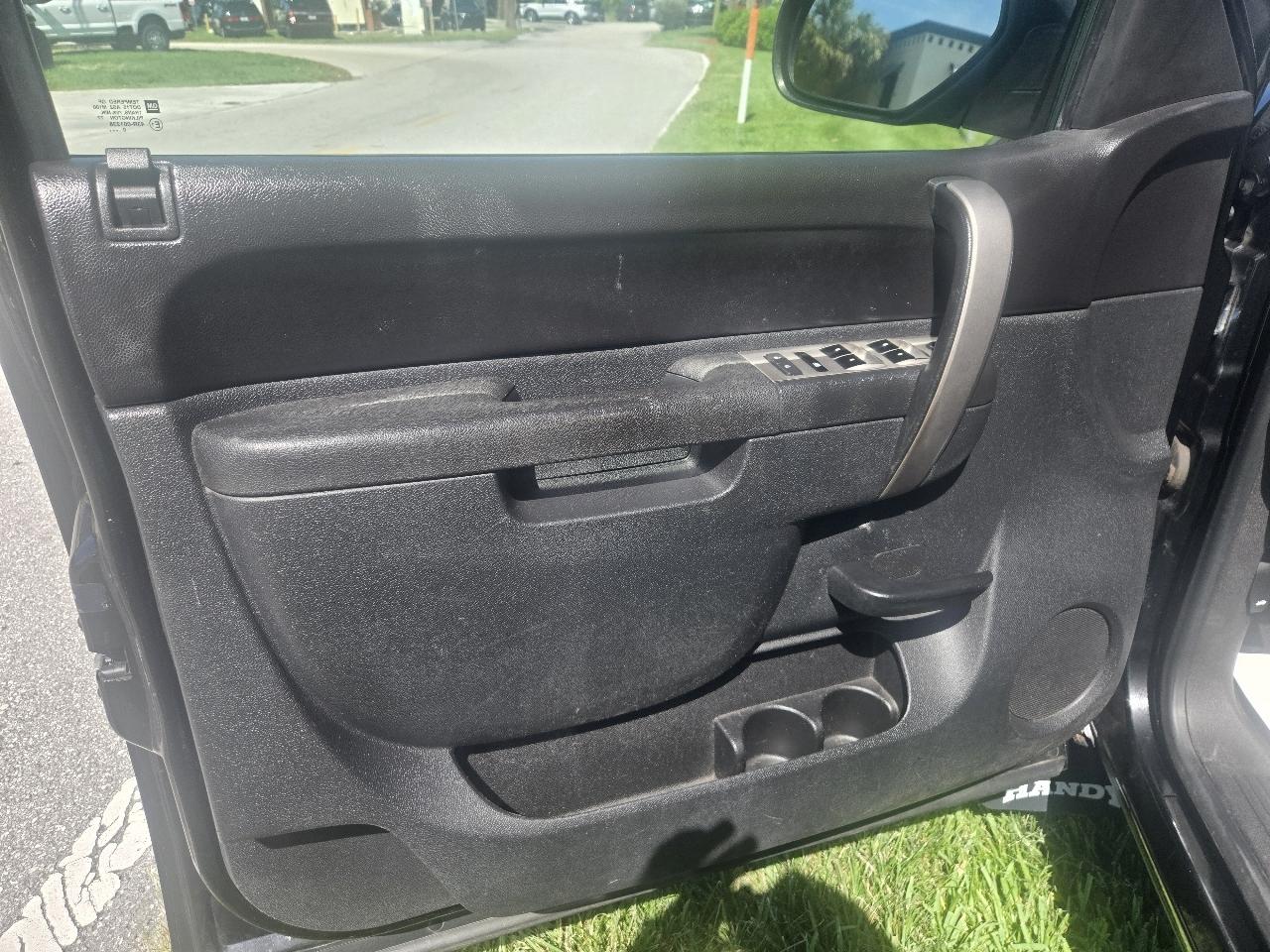 Chevrolet Silverado 1500 4WD Double Cab 143.5" LT w/1LT 2011