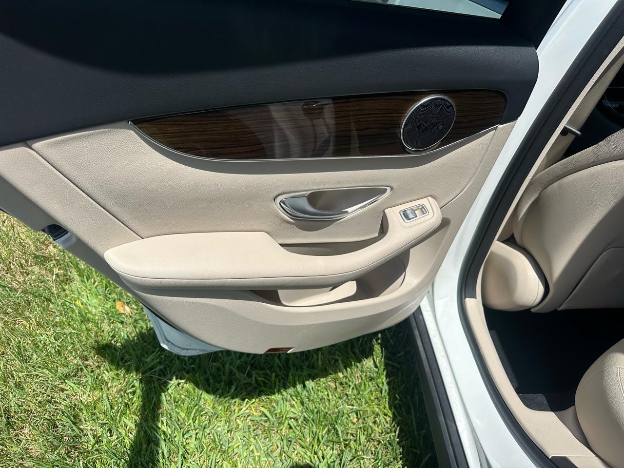 Mercedes-Benz GLC-Class GLC300 2019