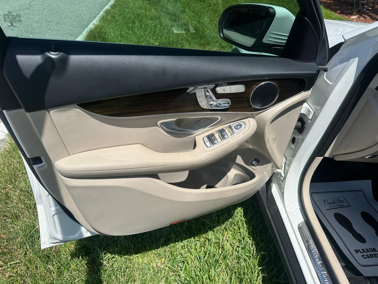 Mercedes-Benz GLC-Class GLC300 2019