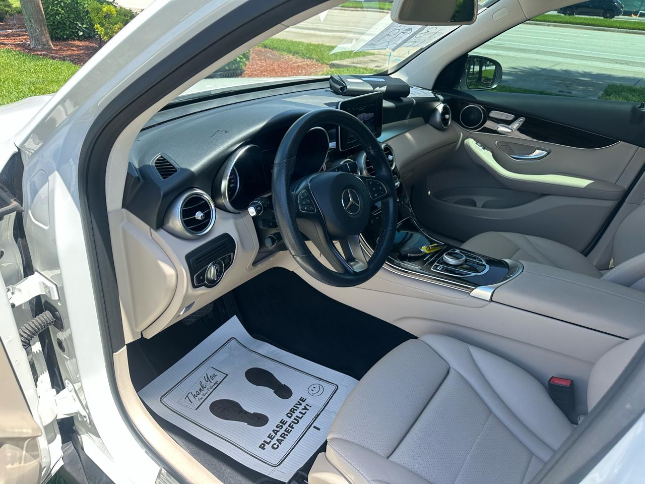 Mercedes-Benz GLC-Class GLC300 2019