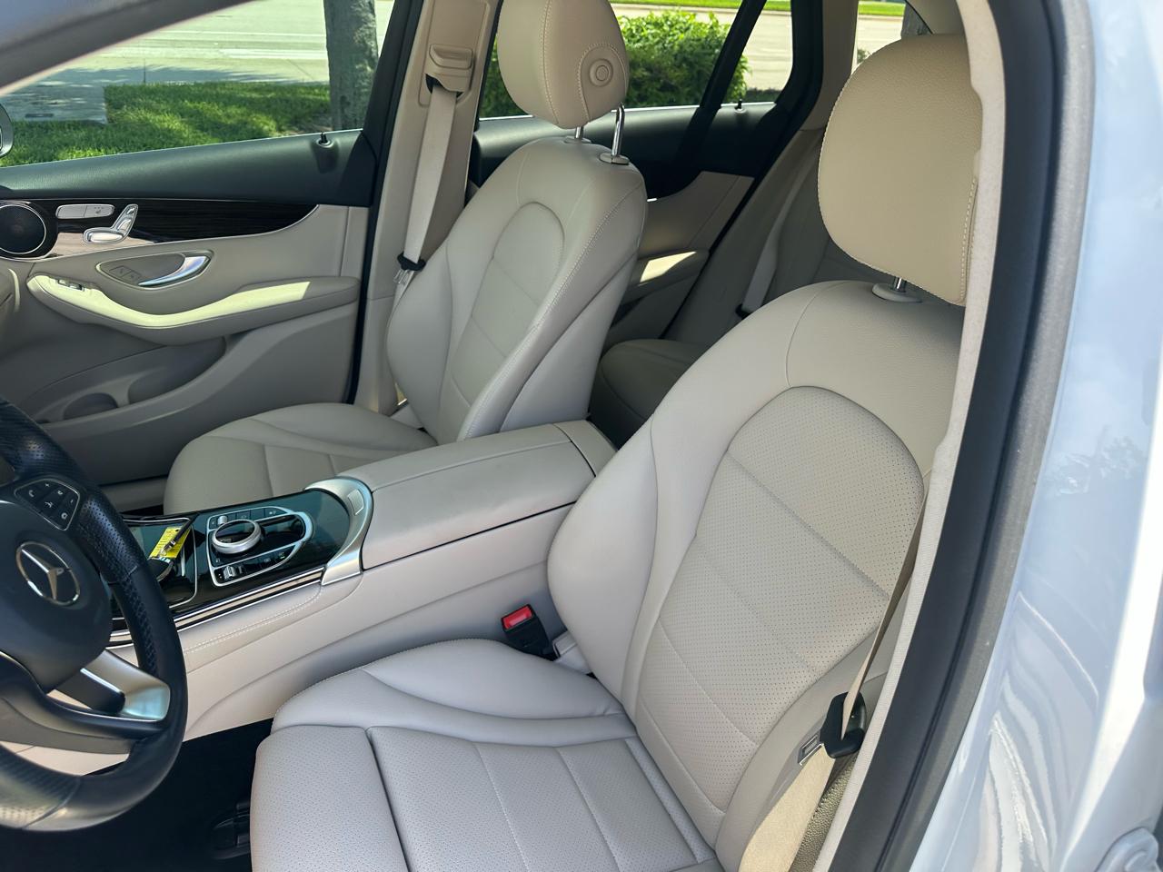 Mercedes-Benz GLC-Class GLC300 2019