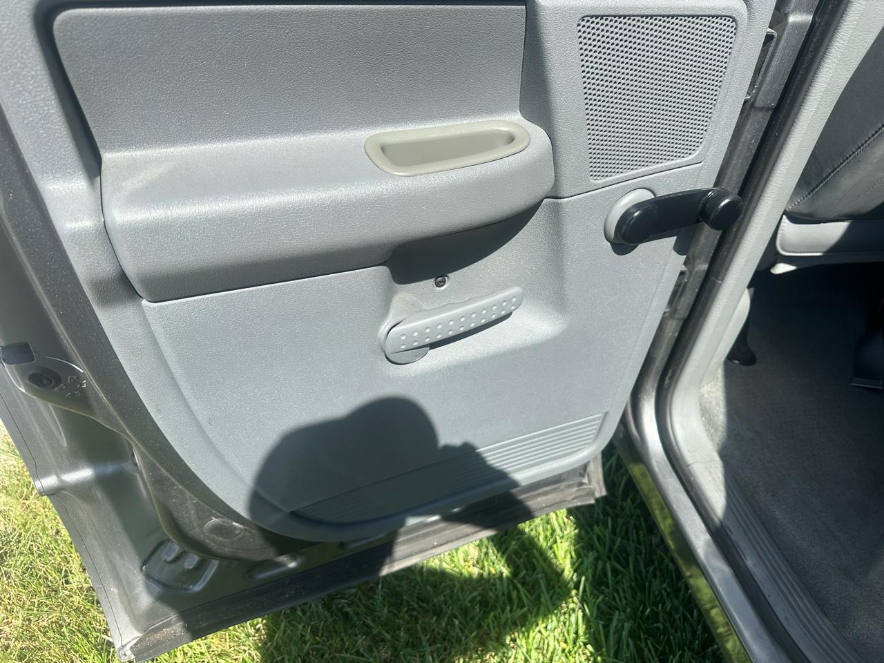 Dodge Ram 1500 ST Quad Cab Long Bed 2WD 2006