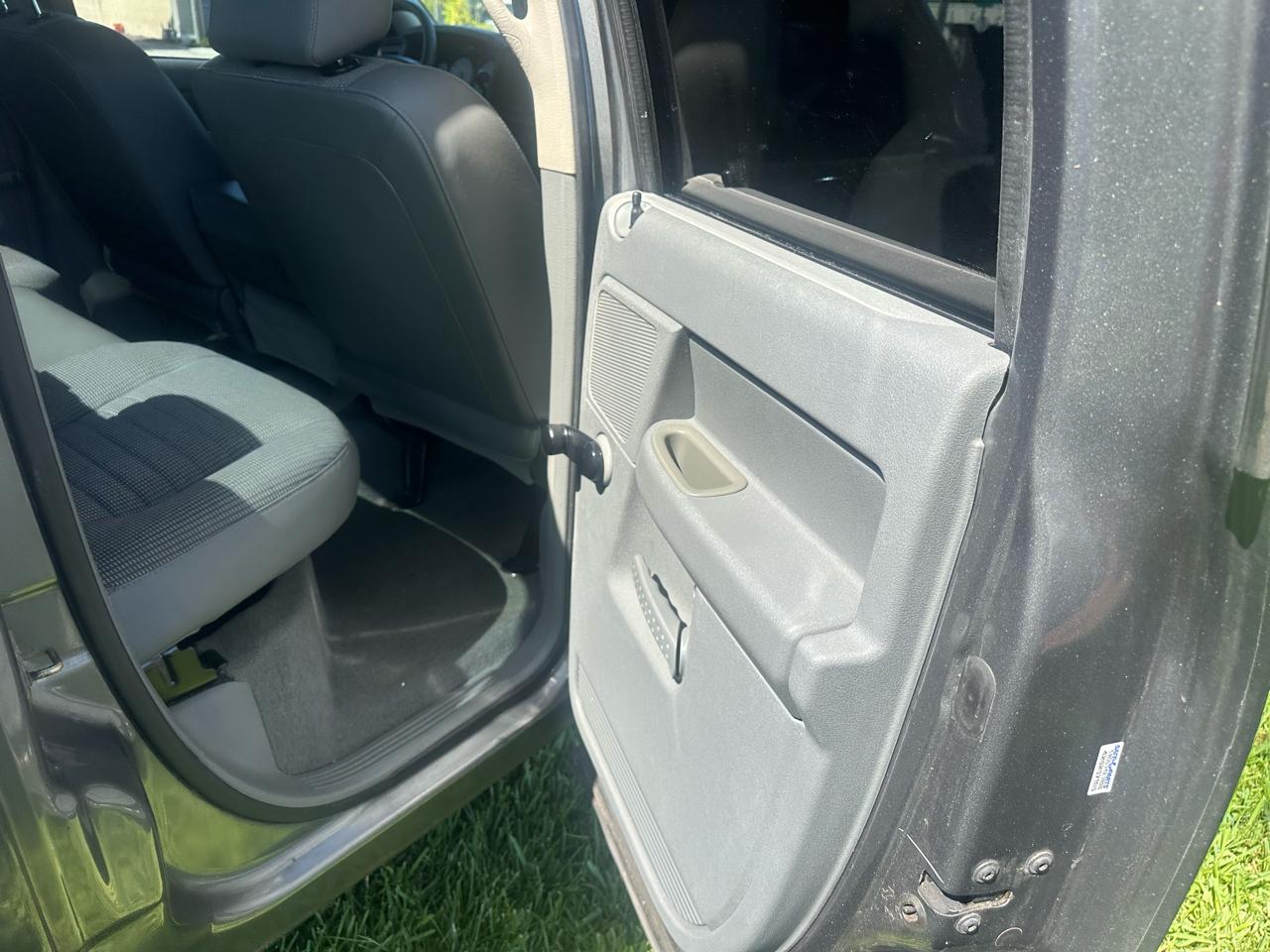 Dodge Ram 1500 ST Quad Cab Long Bed 2WD 2006