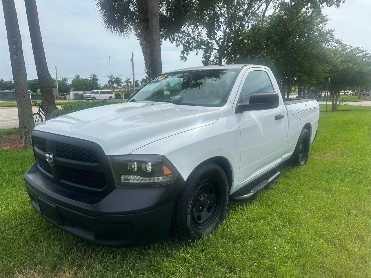 RAM 1500 2WD Crew Cab 140.5" Tradesman 2013