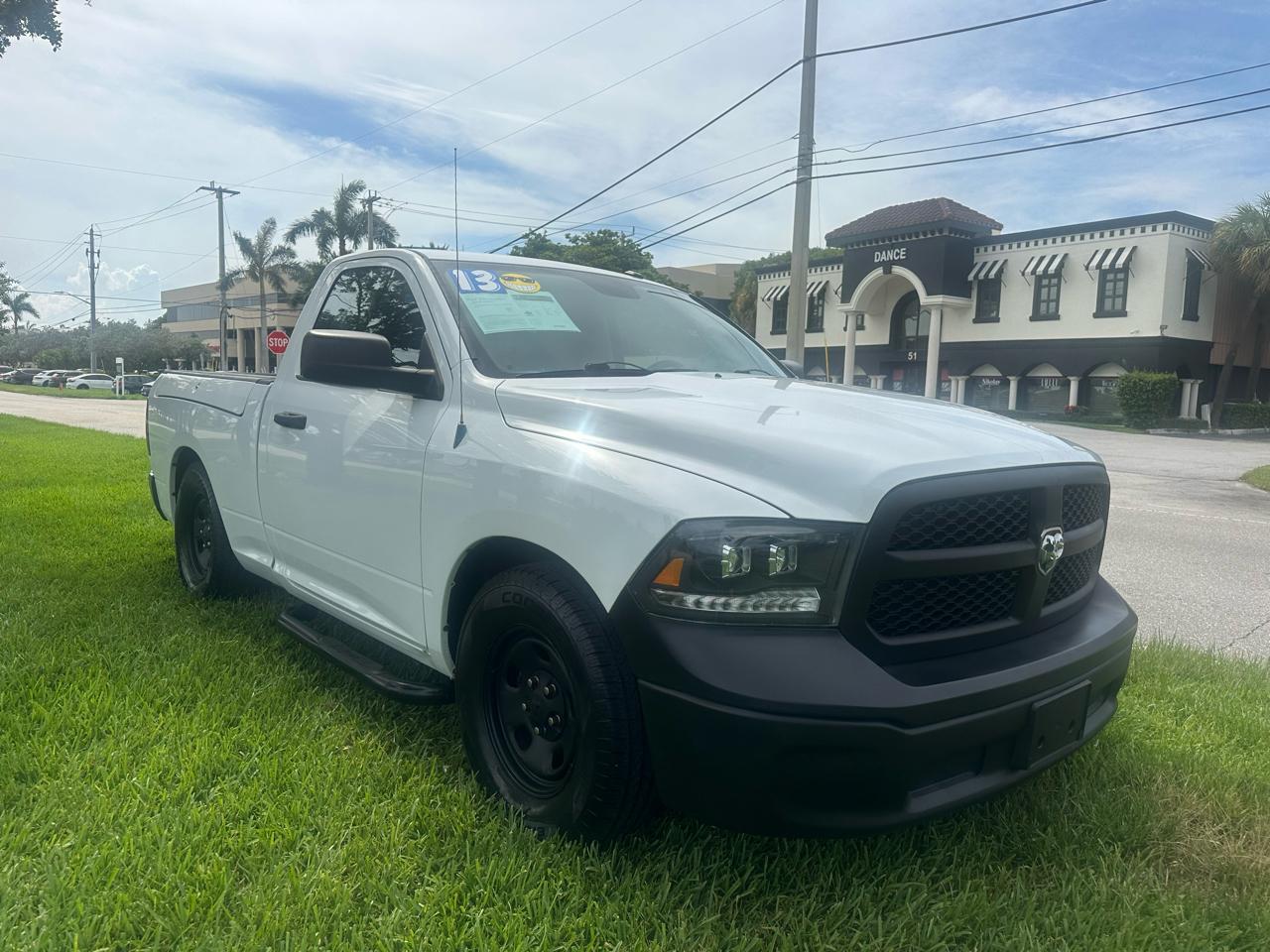 RAM 1500 2WD Crew Cab 140.5" Tradesman 2013