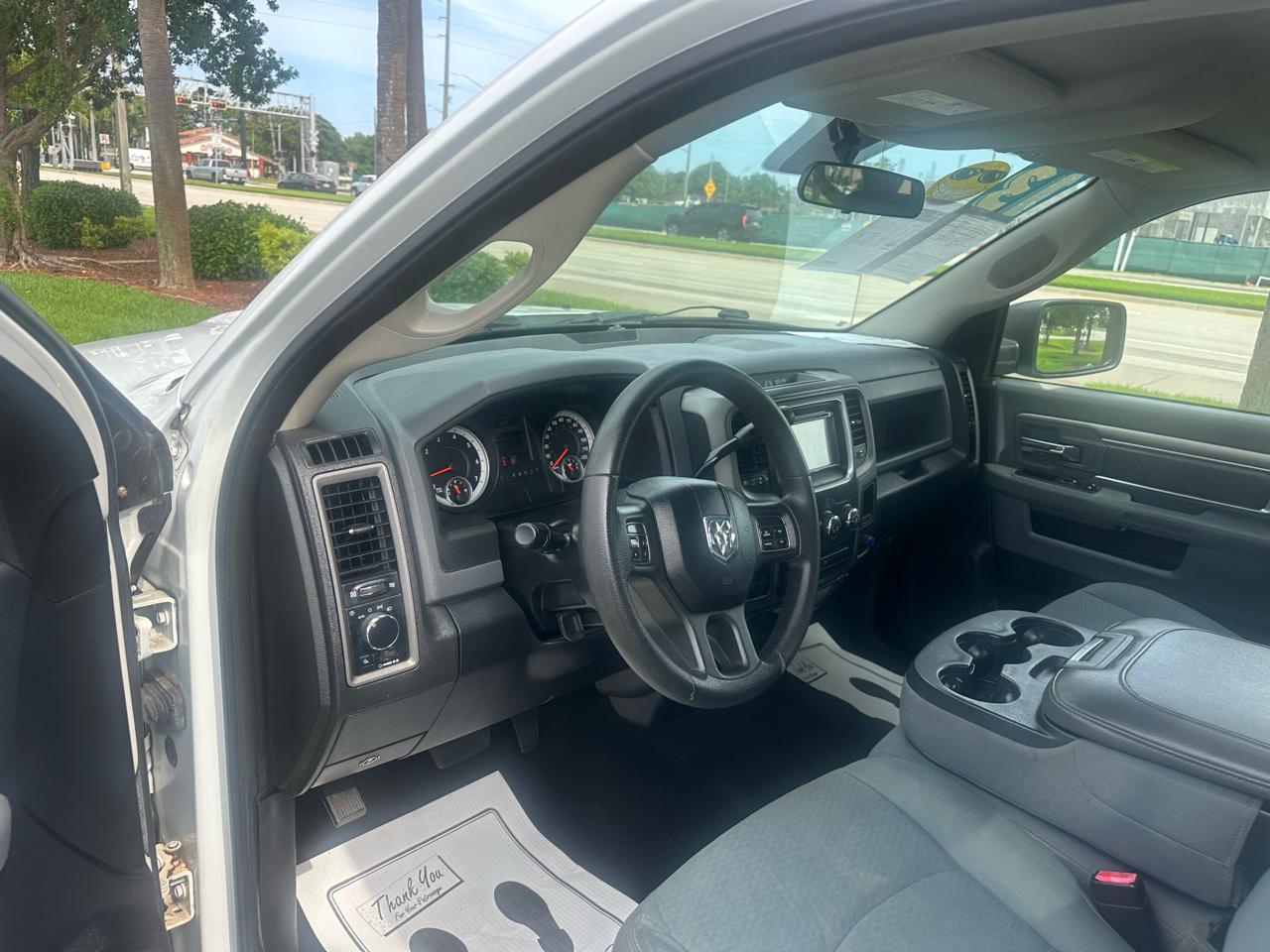 RAM 1500 2WD Crew Cab 140.5" Tradesman 2013