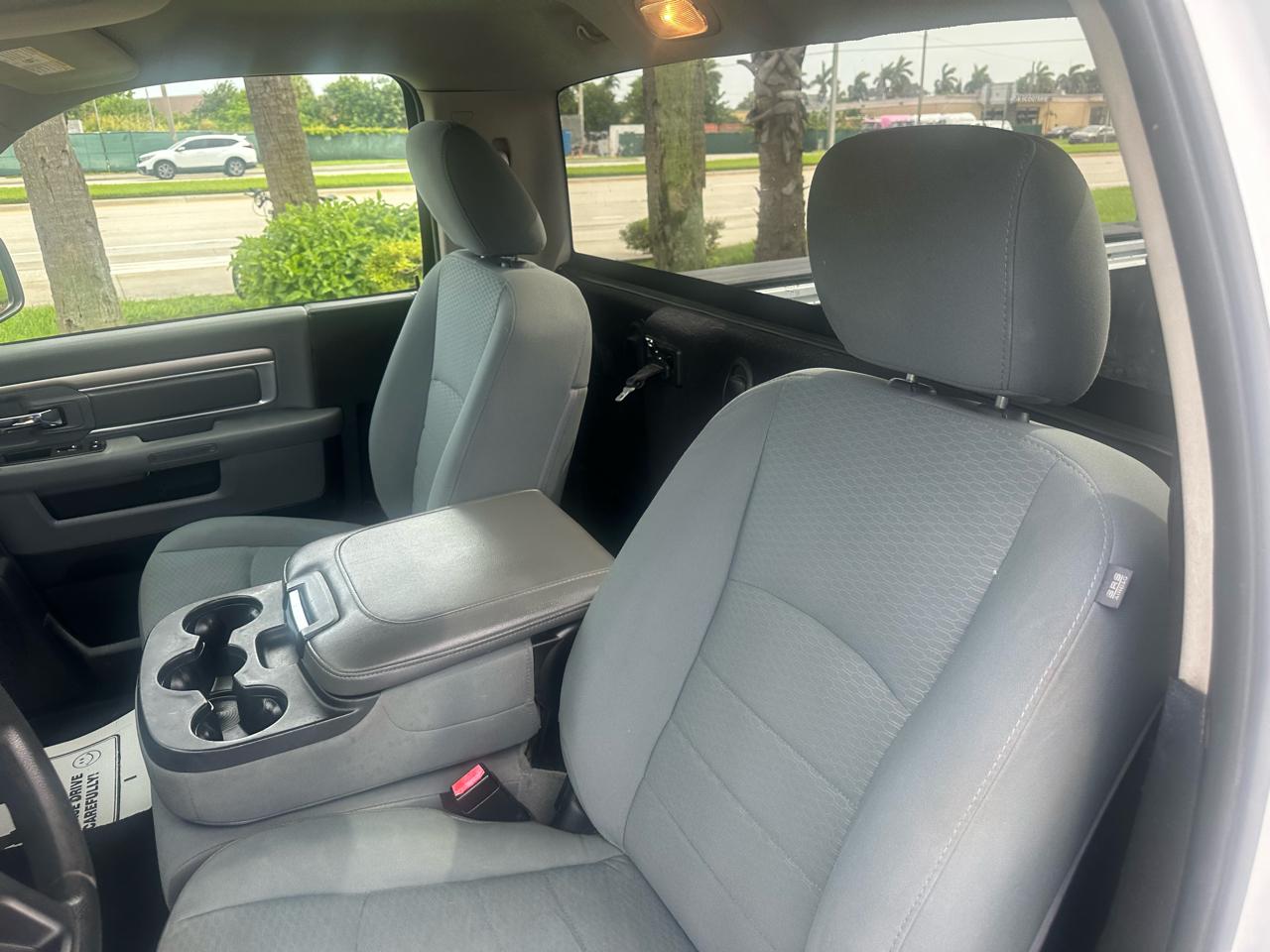 RAM 1500 2WD Crew Cab 140.5" Tradesman 2013