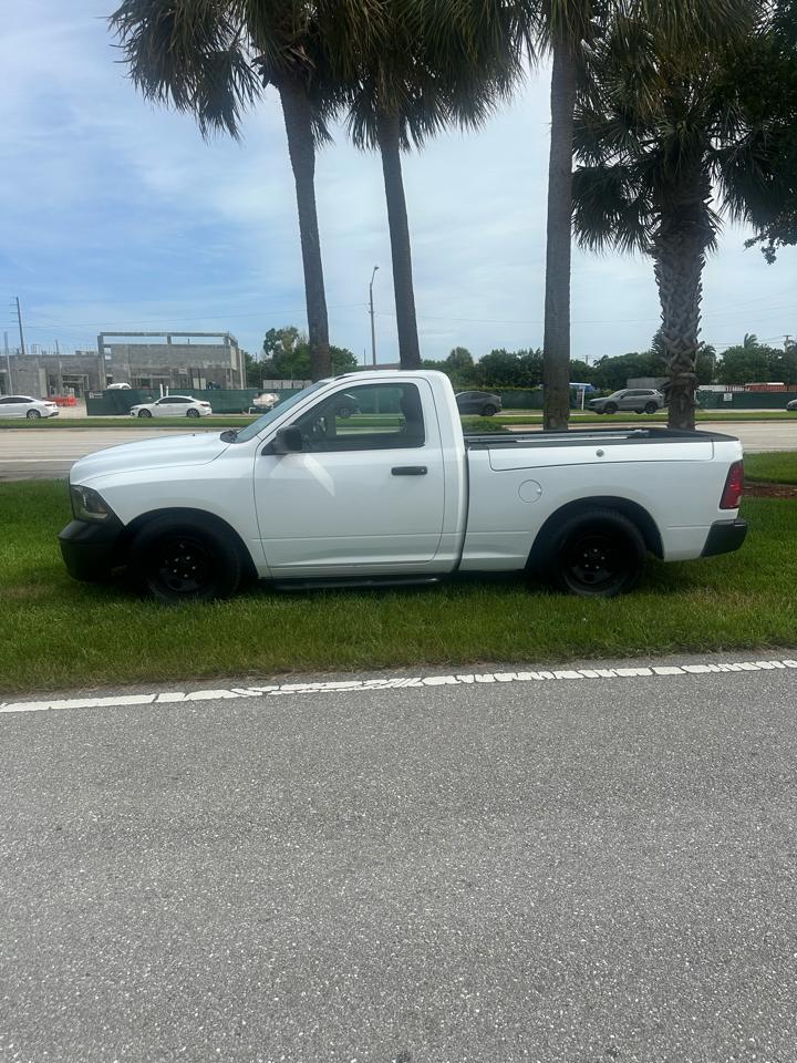 RAM 1500 2WD Crew Cab 140.5" Tradesman 2013