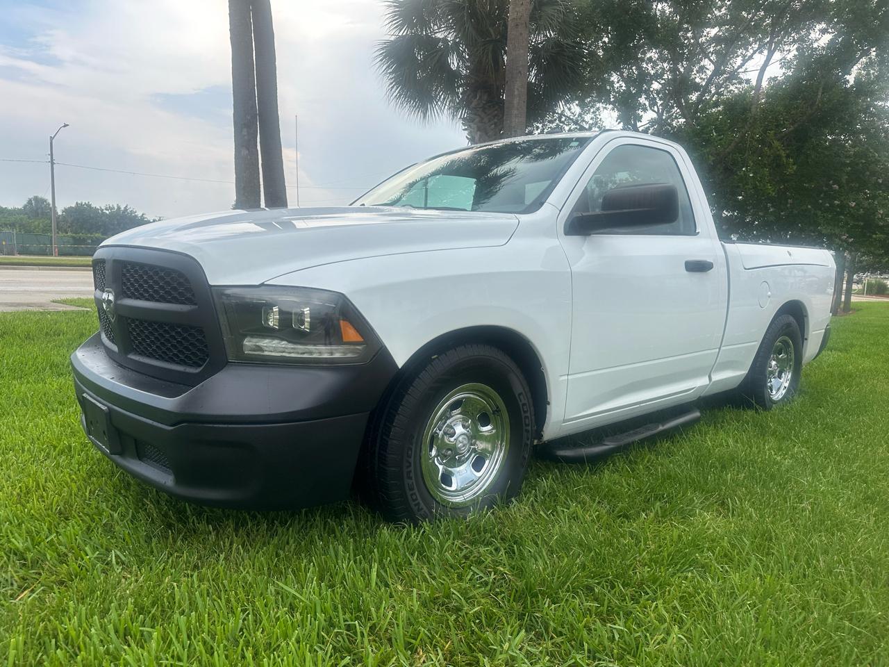 2013 RAM 1500 2WD Crew Cab 140.5" Tradesman