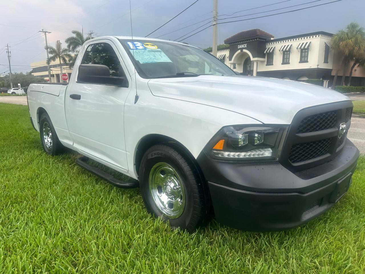RAM 1500 2WD Crew Cab 140.5" Tradesman 2013