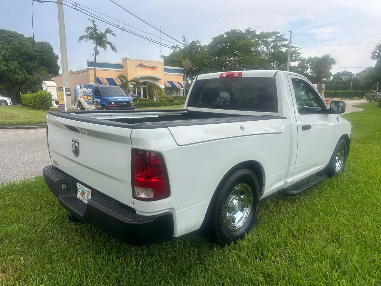 RAM 1500 2WD Crew Cab 140.5" Tradesman 2013