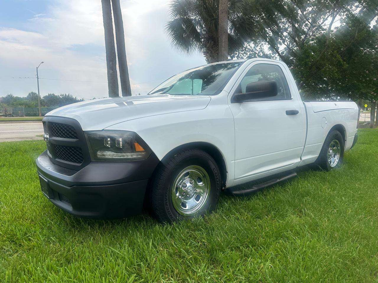 RAM 1500 2WD Crew Cab 140.5" Tradesman 2013