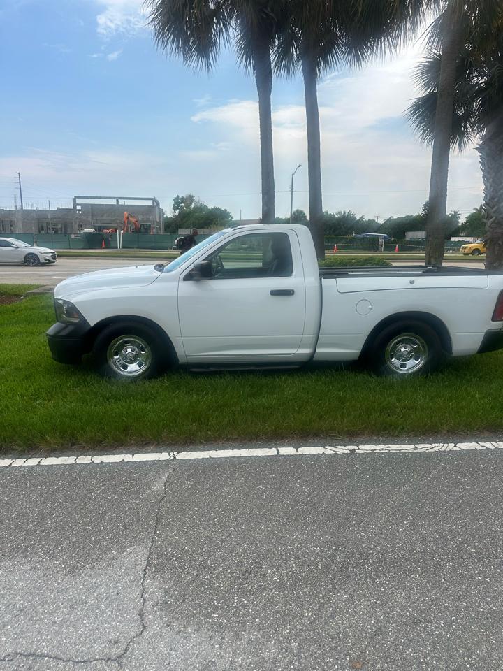 RAM 1500 2WD Crew Cab 140.5" Tradesman 2013