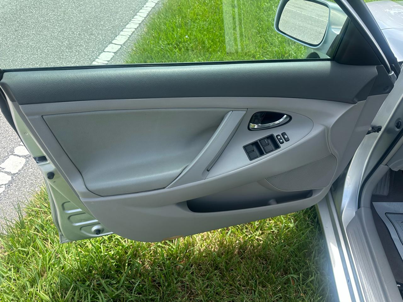 Toyota Camry XLE 5-Spd AT 2009