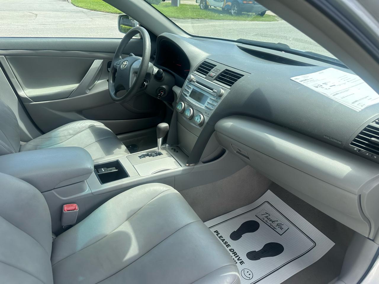 Toyota Camry XLE 5-Spd AT 2009