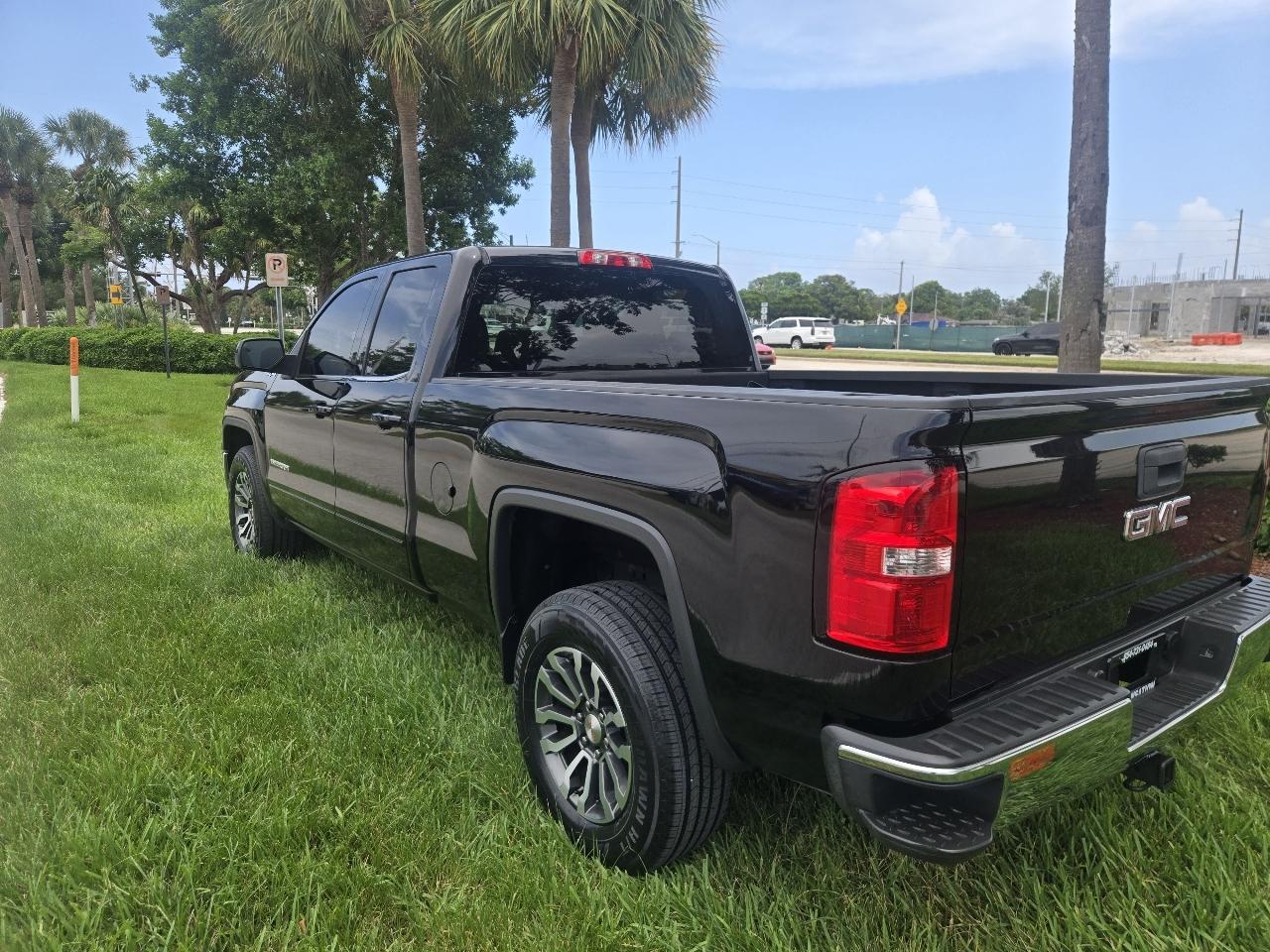 GMC Sierra 1500 4WD Crew Cab 143.5" SLE 2015