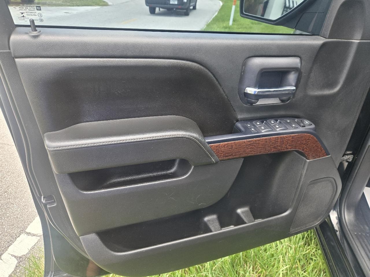 GMC Sierra 1500 4WD Crew Cab 143.5" SLE 2015