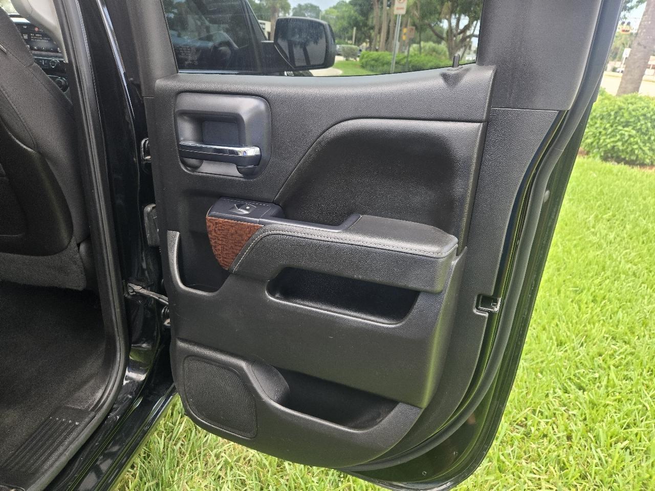 GMC Sierra 1500 4WD Crew Cab 143.5" SLE 2015