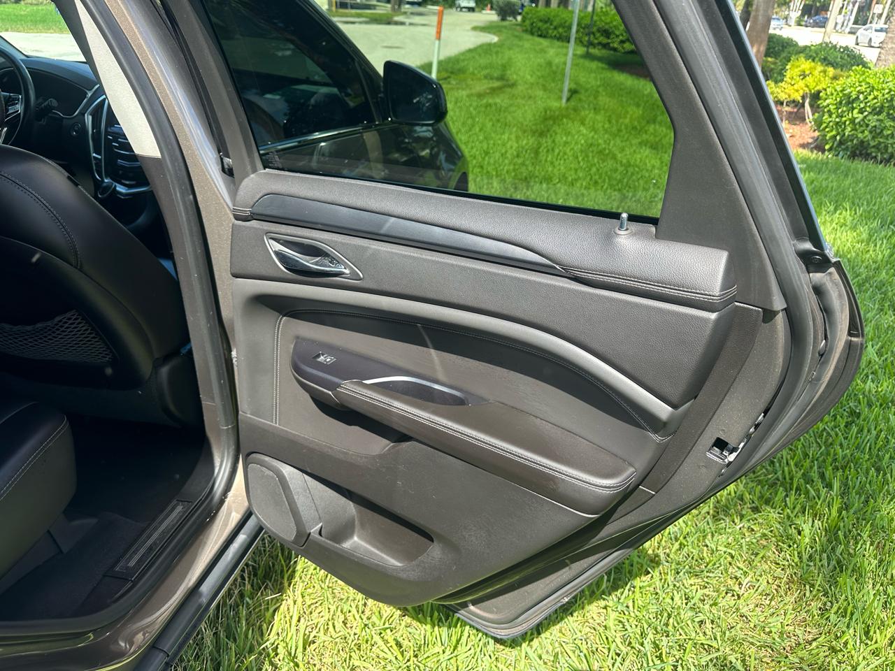 Cadillac SRX Standard FWD 2015