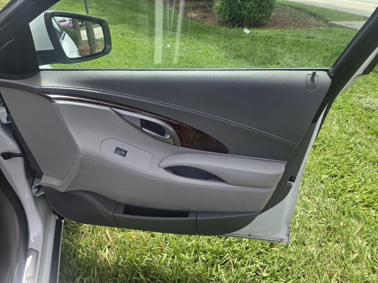 Buick LaCrosse CXL FWD 2010