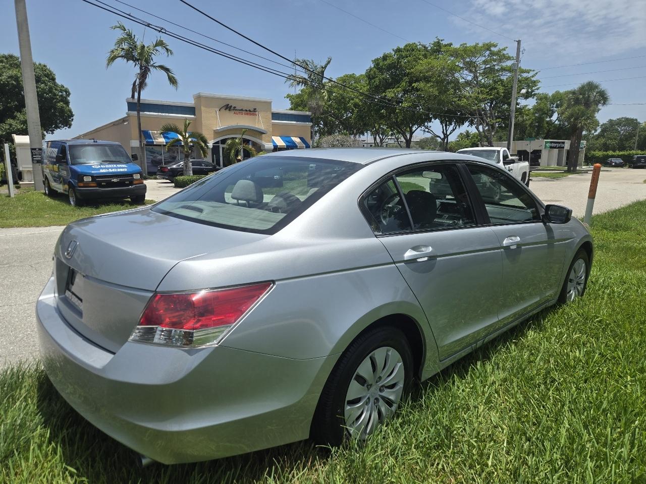 Honda Accord LX sedan AT 2010
