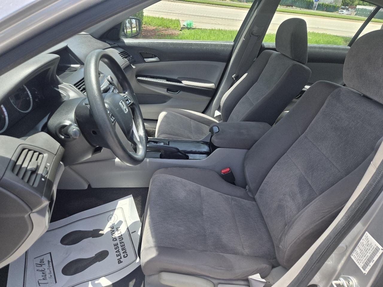 Honda Accord LX sedan AT 2010