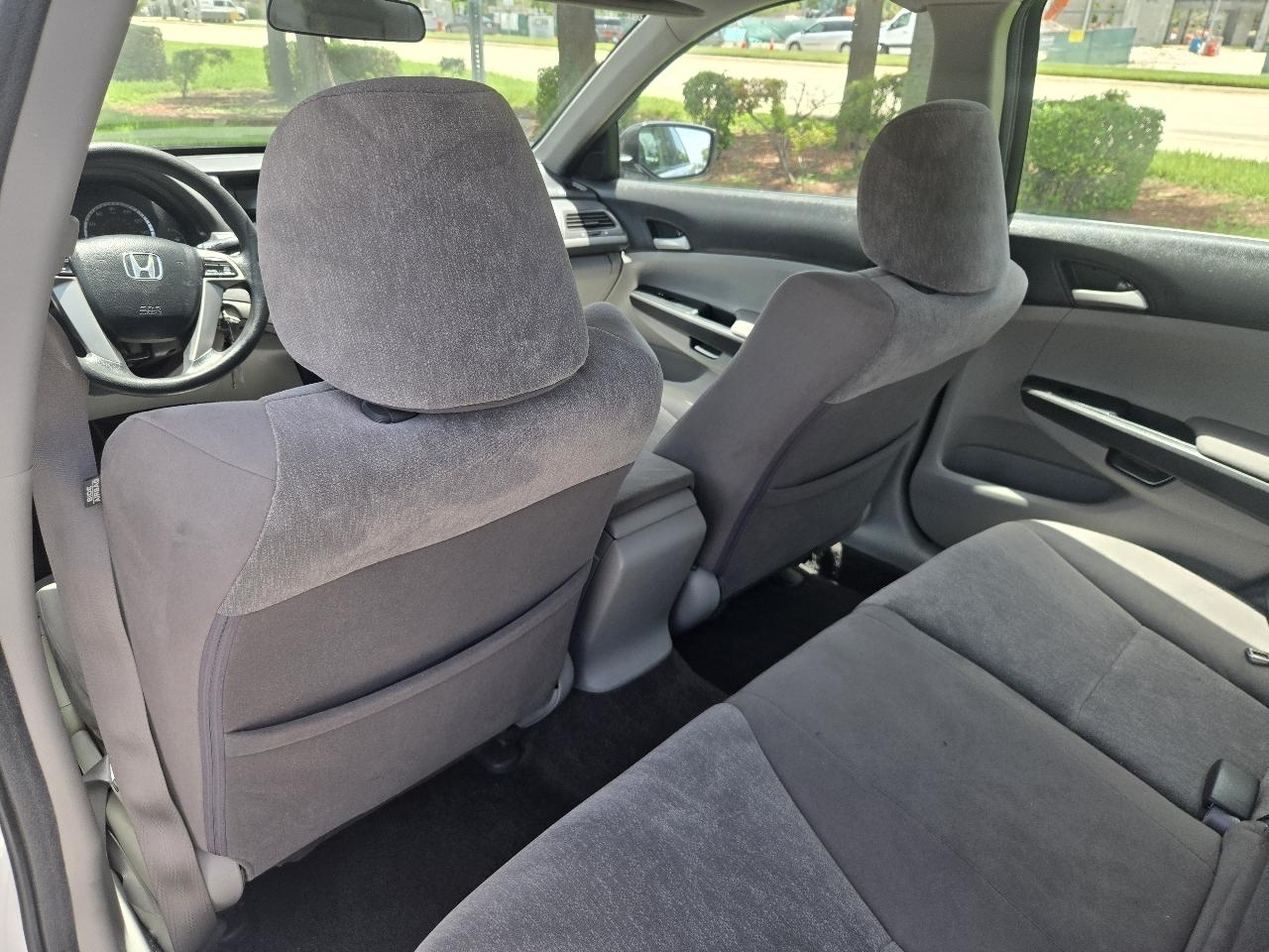 Honda Accord LX sedan AT 2010