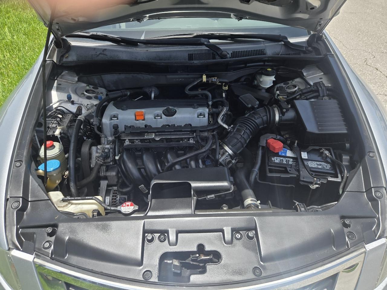 Honda Accord LX sedan AT 2010