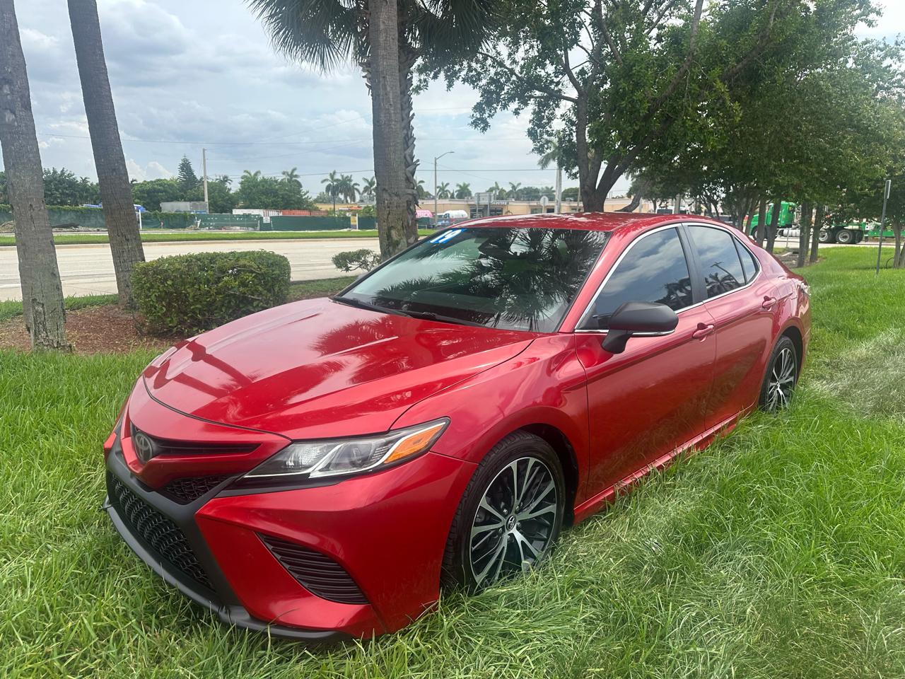 Toyota Camry XLE 2019