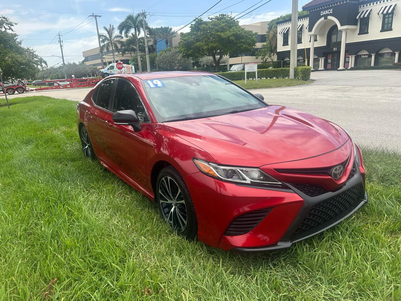 Toyota Camry XLE 2019