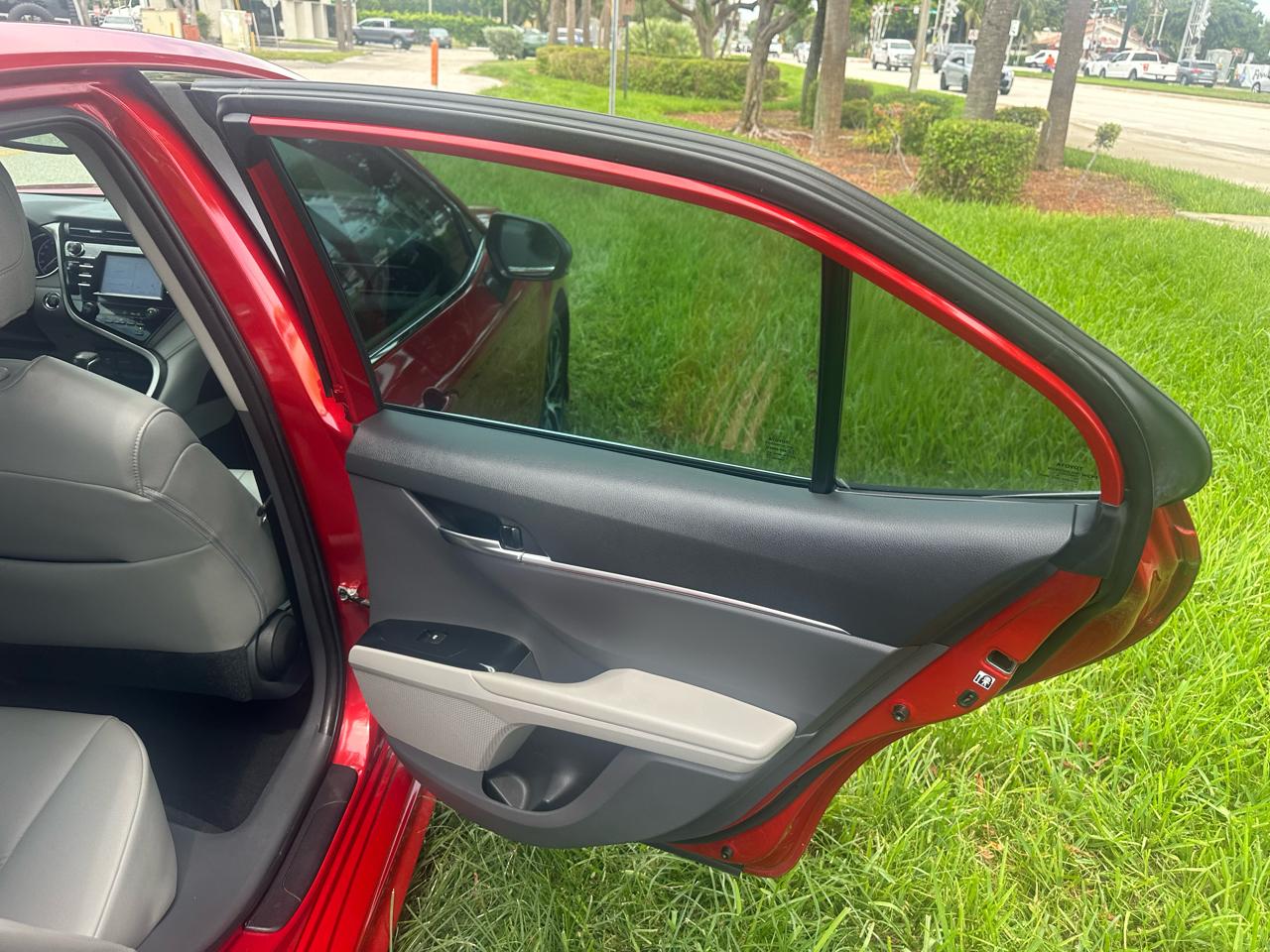 Toyota Camry XLE 2019